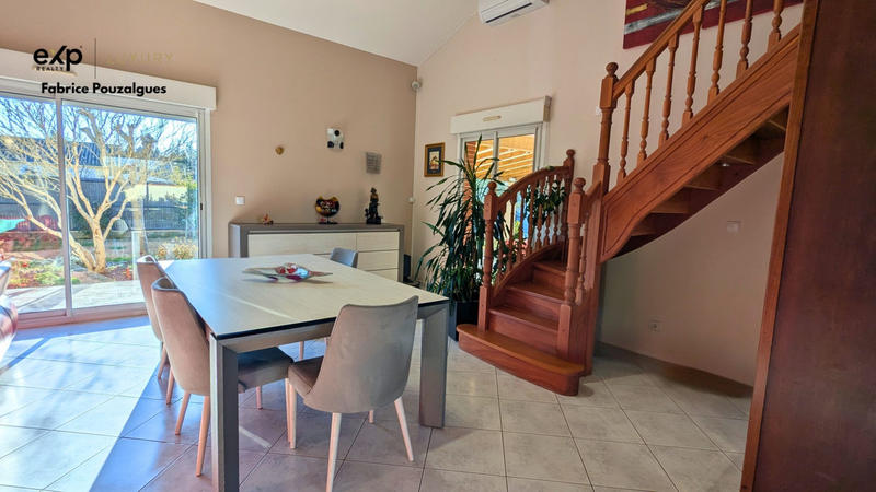 Maison - 225 m² - 7 pièces