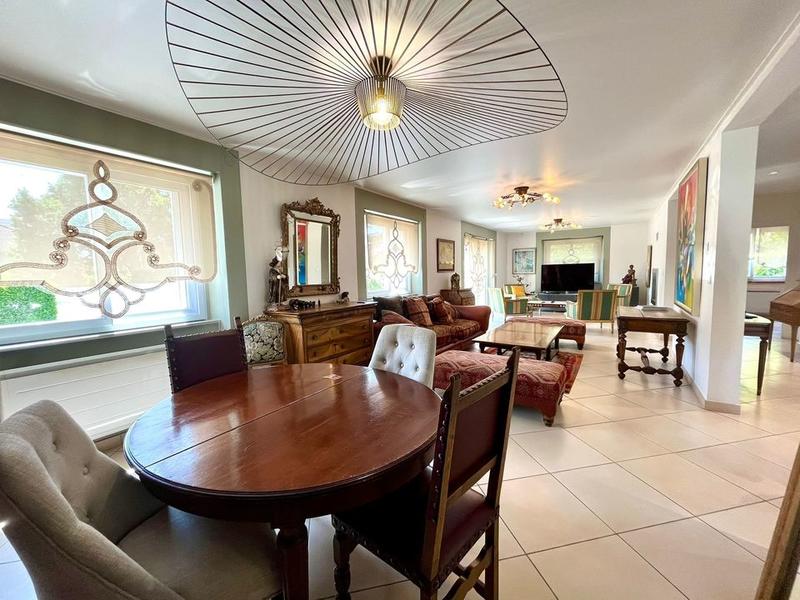 Maison - 272 m² - 7 pièces