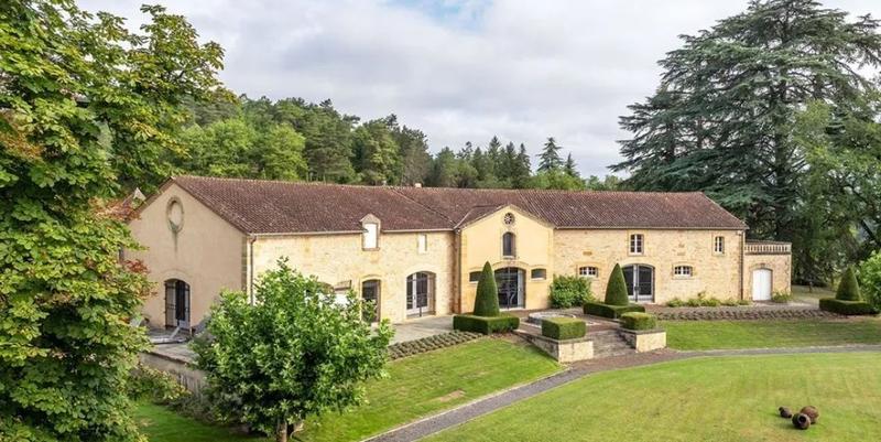 Manoir - 2 700 m² - 30 pièces