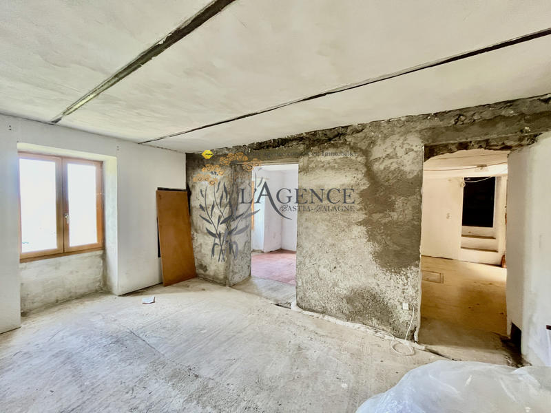 Maison - 100 m² - 8 pièces