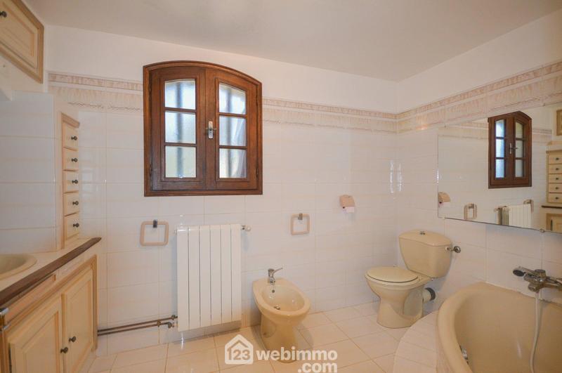 Villa - 180 m² - 5 pièces