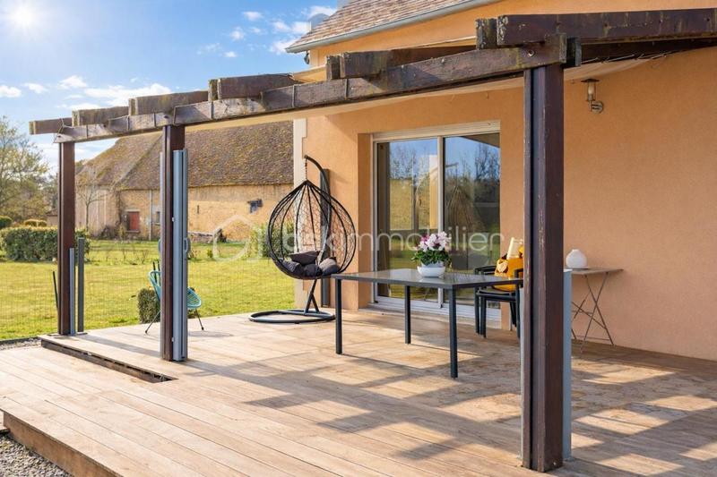 Maison traditionnelle - 156 m² - 5 pièces