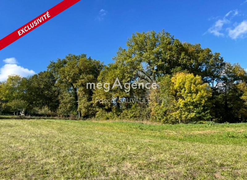 Terrain constructible - 1 300 m²