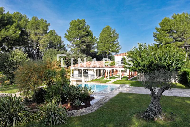 Maison - 360 m² - 5 pièces