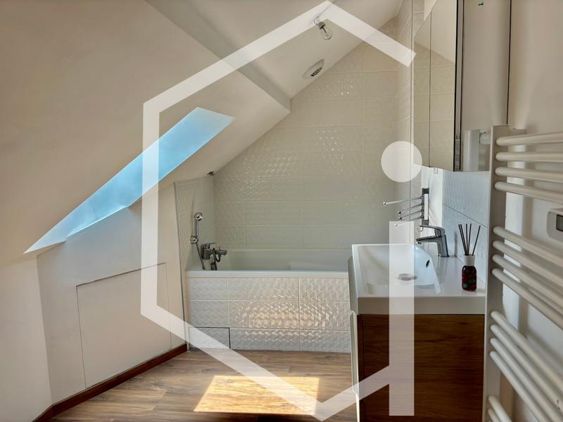 Maison - 83 m² - 5 pièces