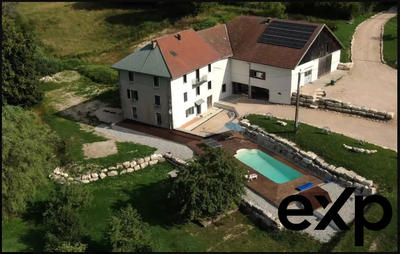 Maison - 240 m² - 6 pièces