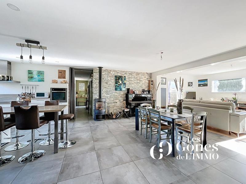 Maison - 196 m² - 6 pièces