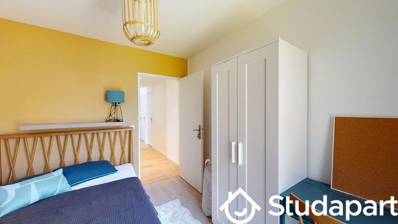 Chambre - 13 m² - 1 pièce