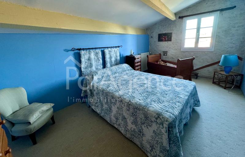 Maison - 241 m² - 8 pièces