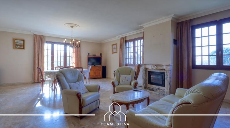 Maison - 140 m² - 5 pièces