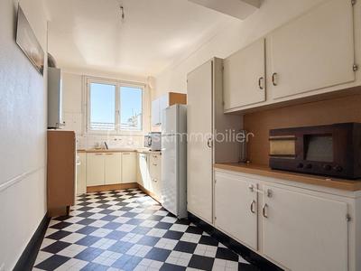 Appartement - 98 m² - 5 pièces