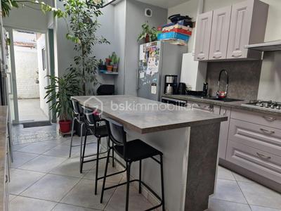 Maison - 77 m² - 5 pièces