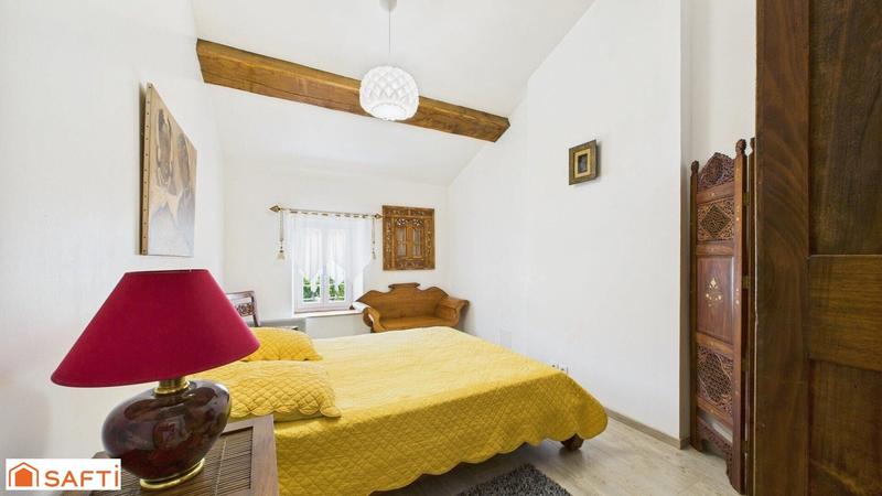 Villa - 284 m² - 9 pièces