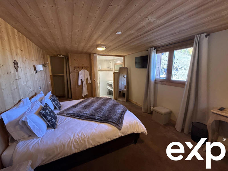 Châlet - 433 m² - 9 pièces