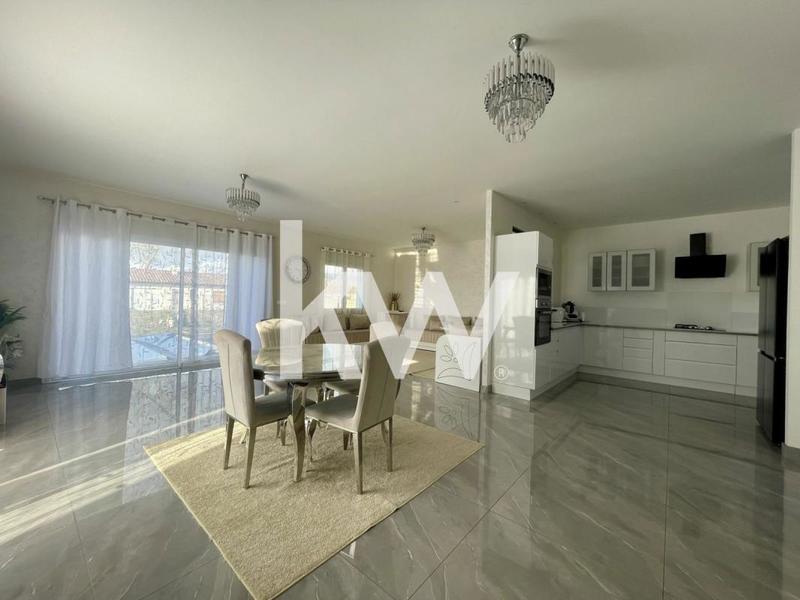 Maison - 121 m² - 4 pièces