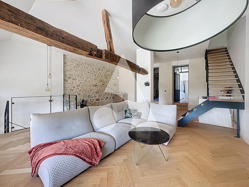 Maison - 269 m² - 8 pièces