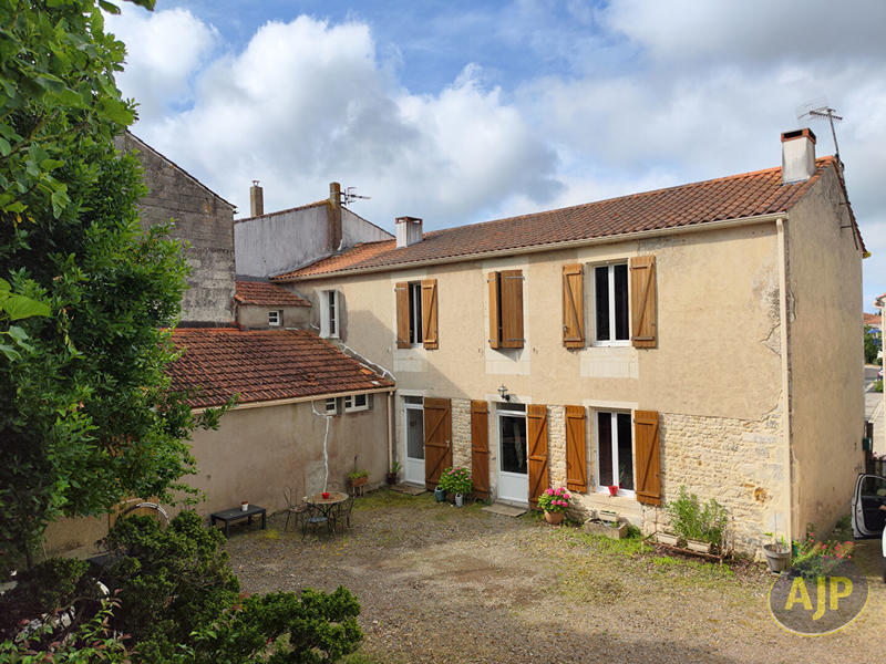 Maison - 140 m² - 6 pièces