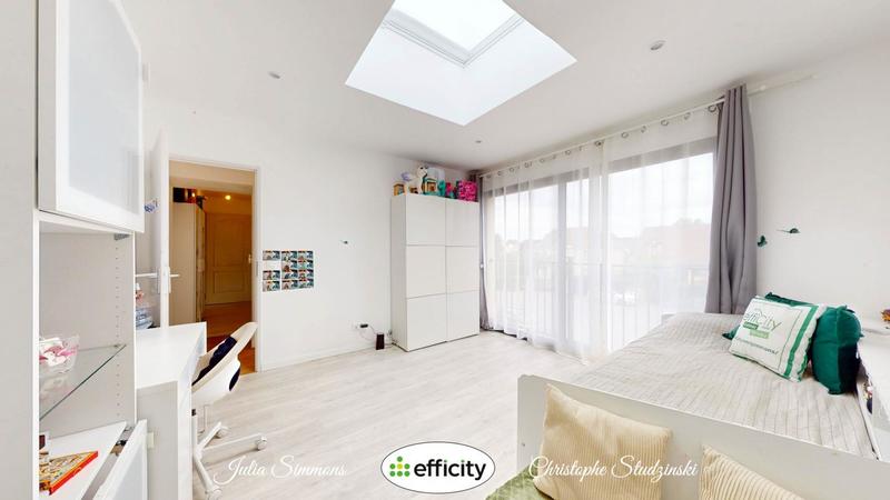 Maison - 184 m² - 8 pièces