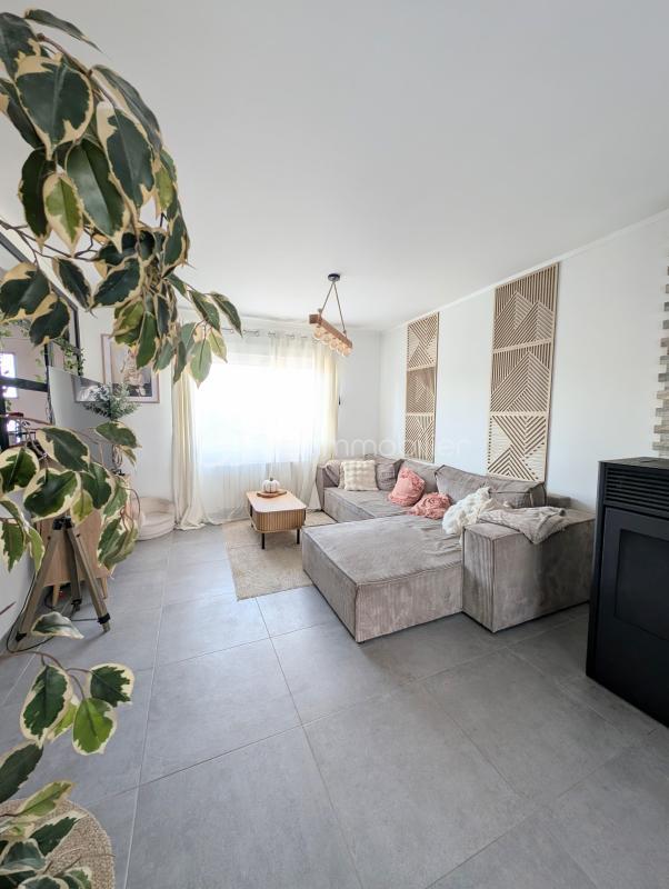 Maison traditionnelle - 90 m² - 4 pièces