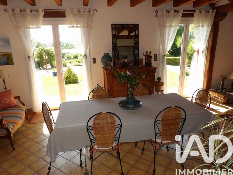 Maison - 202 m² - 8 pièces