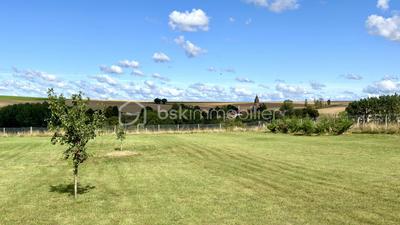 Corps de ferme - 200 m² - 8 pièces