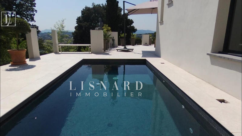 Maison - 200 m² - 6 pièces