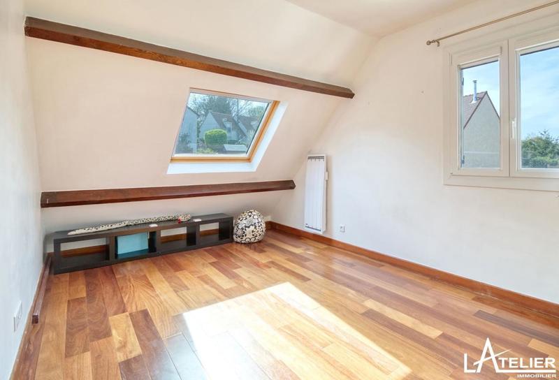 Maison - 169 m² - 9 pièces