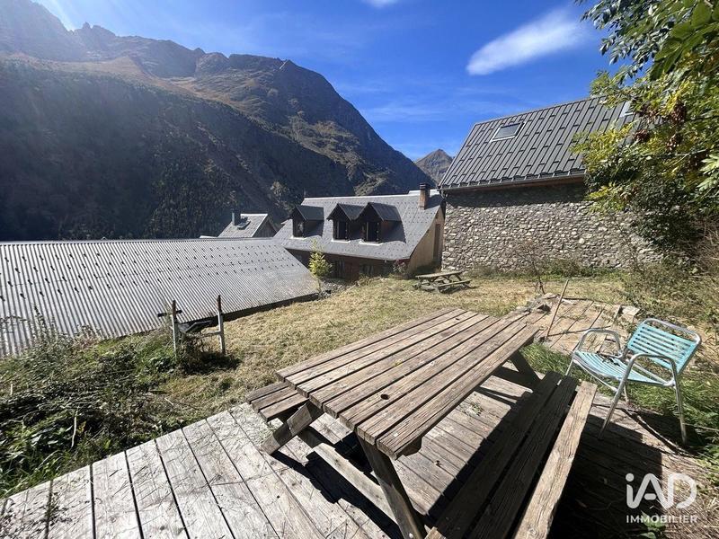 Local commercial - 251 m²