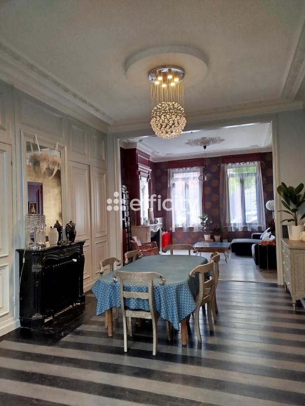 Maison - 165 m² - 10 pièces