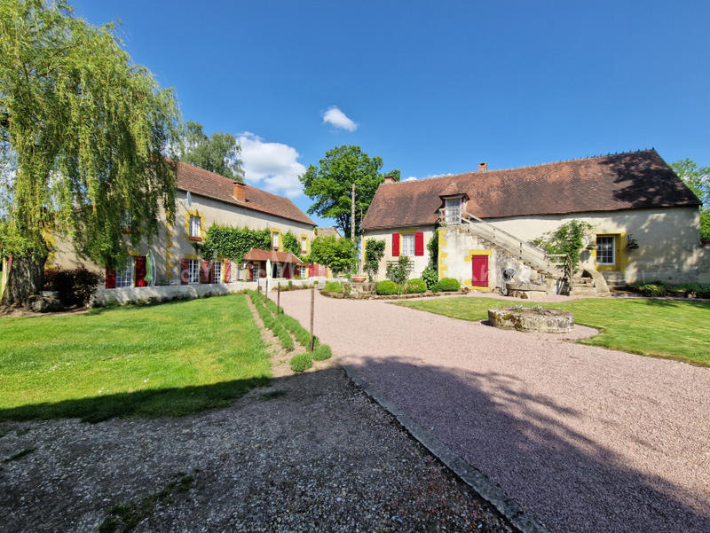 Maison - 420 m² - 12 pièces