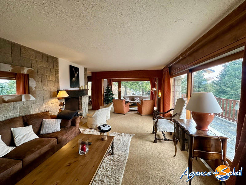 Châlet - 307 m² - 12 pièces