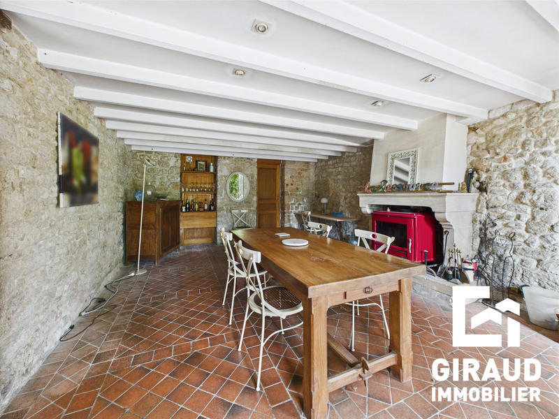 Maison ancienne - 305 m² - 6 pièces