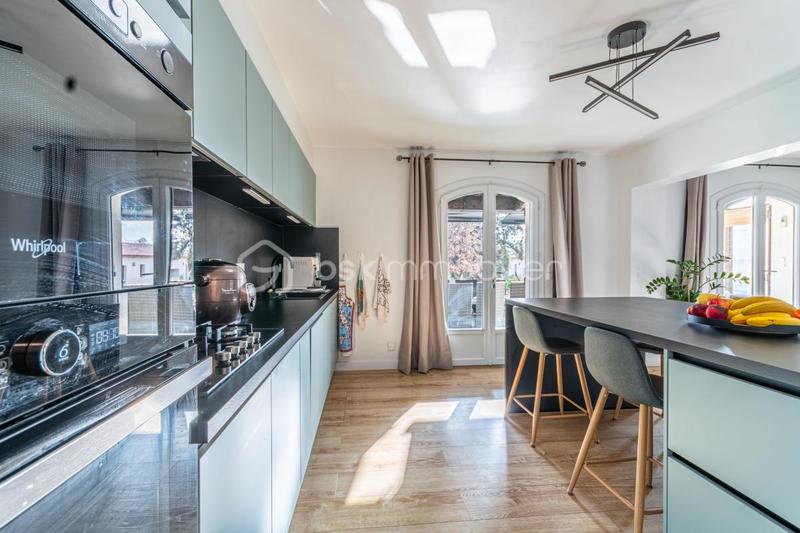 Maison - 196 m² - 7 pièces