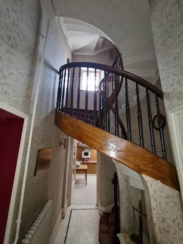 Maison - 200 m² - 11 pièces