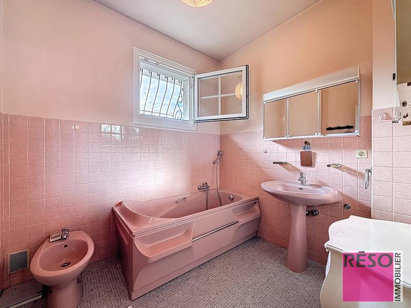 Maison - 230 m² - 7 pièces