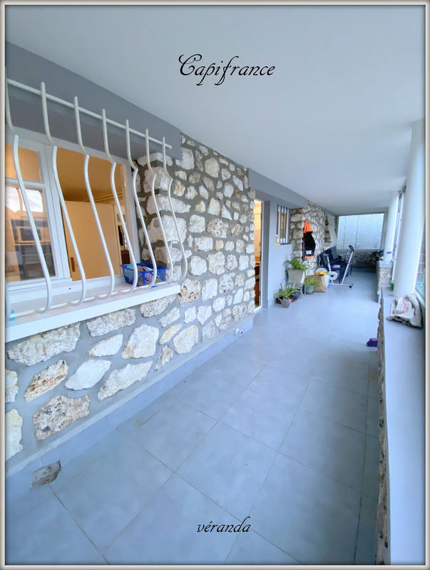 Maison - 250 m² - 9 pièces