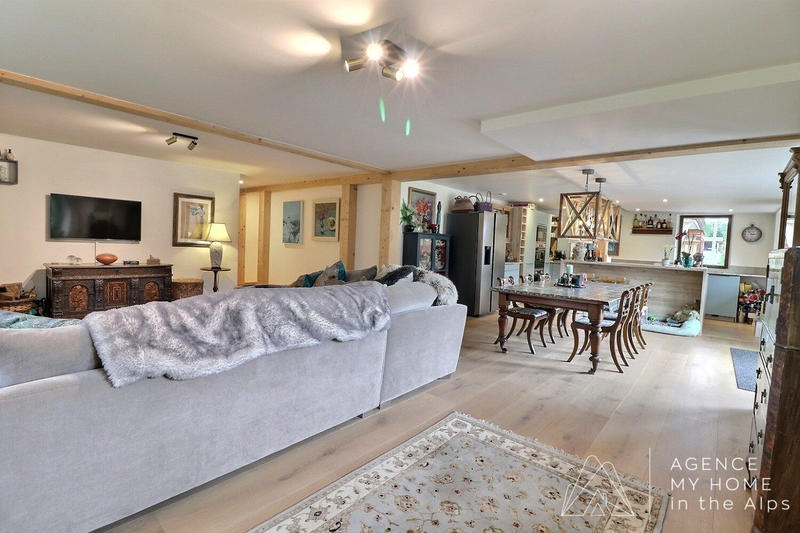 Châlet - 368 m² - 9 pièces