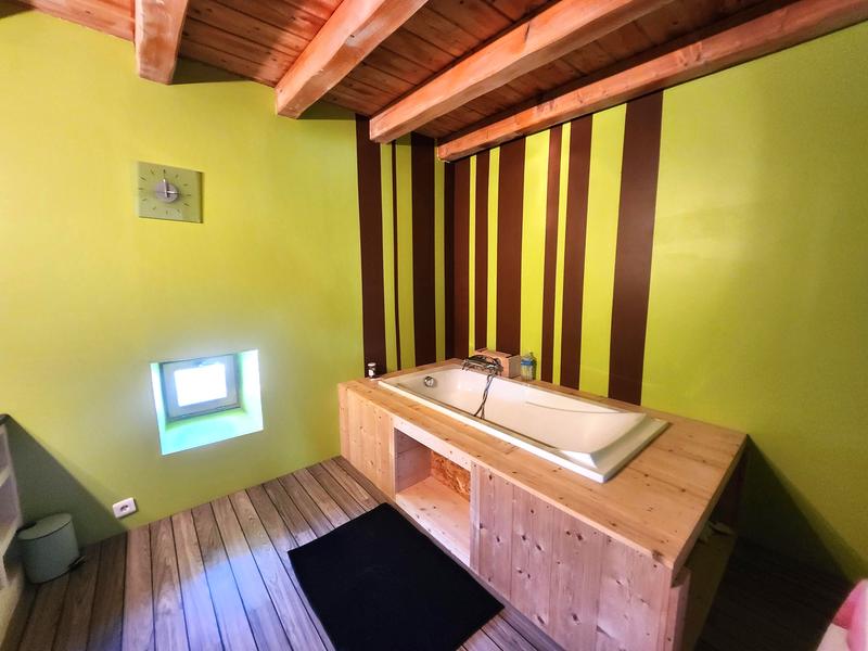 Maison - 250 m² - 8 pièces