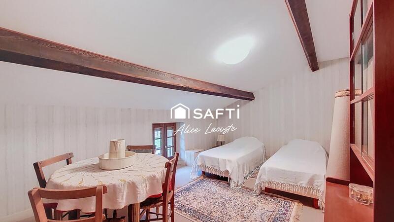 Maison - 99 m² - 4 pièces