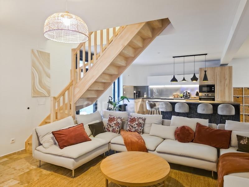 Maison - 200 m² - 7 pièces