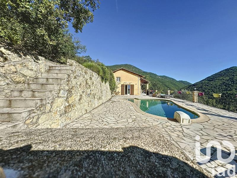 Maison - 96 m² - 4 pièces