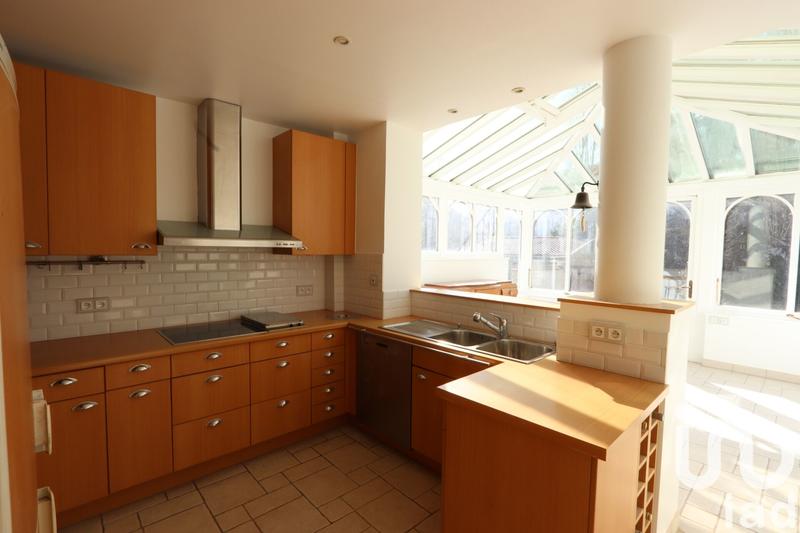 Maison - 235 m² - 8 pièces