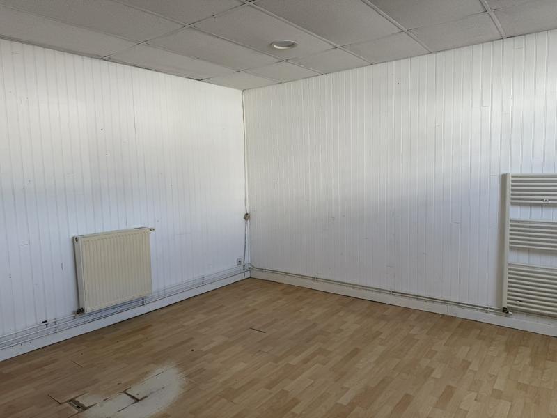 Local d'activités - 201 m²