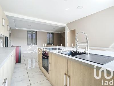 Maison - 96 m² - 4 pièces