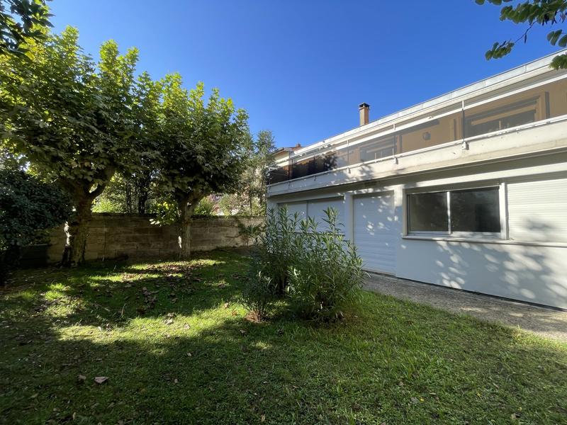 Villa - 238 m² - 6 pièces