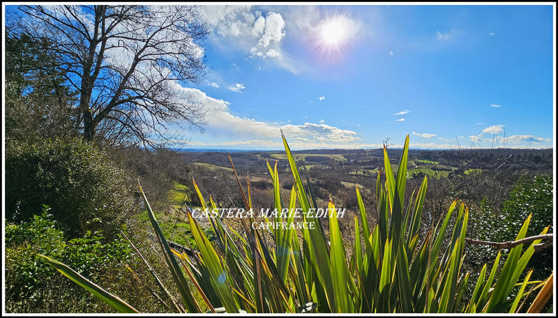 Maison - 322 m² - 9 pièces