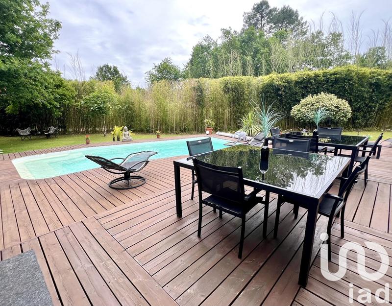 Maison - 202 m² - 7 pièces