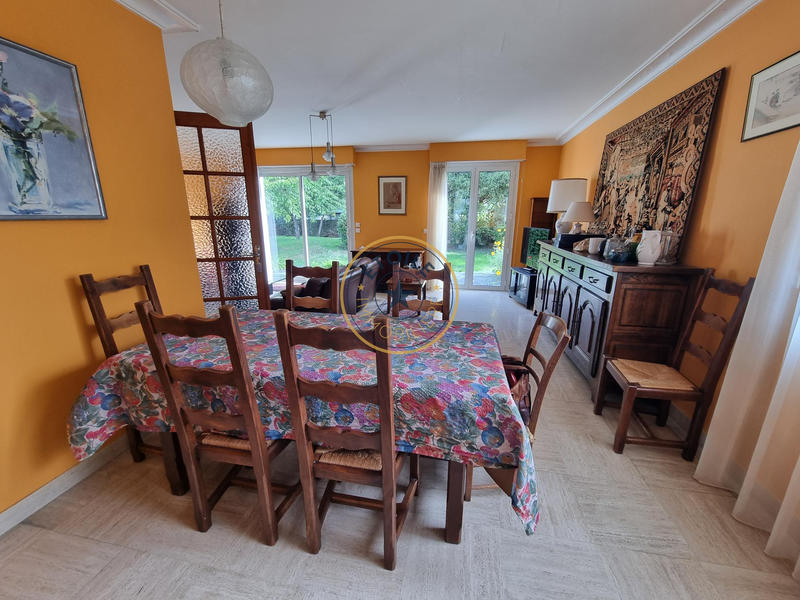 Maison - 189 m² - 5 pièces