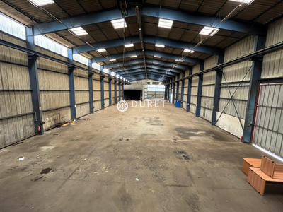 Local d'activités - 2 147 m²