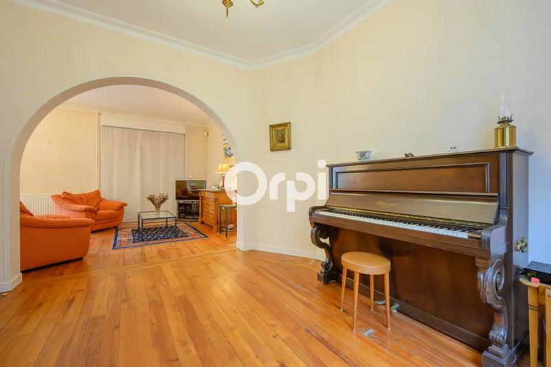 Maison - 215 m² - 7 pièces